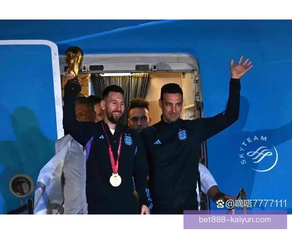 斯卡洛尼与梅西关系持续稳健，教练信任球星引领阿根廷队。