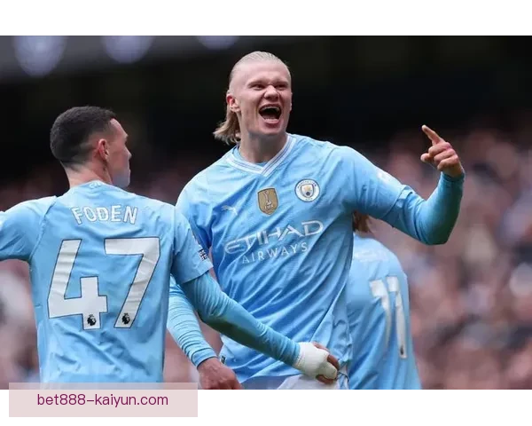 哈兰德在欧冠赛场持续展现新星潜力，状态备受关注